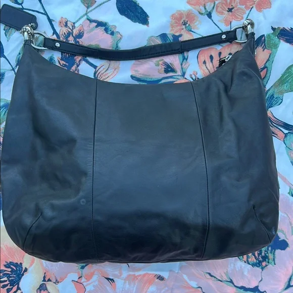 Great condition Coach - Picture 2 of 10